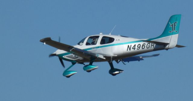 Cirrus SR-22 (N496GR) - On final is this Cirrus 2019 SR22 in the Winter of 2021.