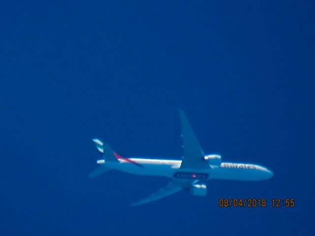 BOEING 777-300ER (A6-EBQ)