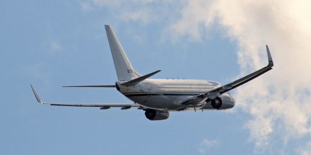 Boeing 737-700 (16-5835) - On the climb away from runway 34R, this Navy C-40A Clipper (165835) was a "blink and you missed seeing it" type of visitor.  It was only at Reno long enough to land, taxi to the Atlantic Aviation ramp, open the cabin door, board a dozen or so pax, button up, taxi, and hammer out of here.br /Click on FULL and check out how the light is reflecting off the fuselage.  This Clipper has been in the Navy inventory for quite a while, but it was gleaming like it had been "spit shined."  (Active duty mil and vets will know what Im talking about.)  Sharp-looking Navy fleetbird.  Bravos!