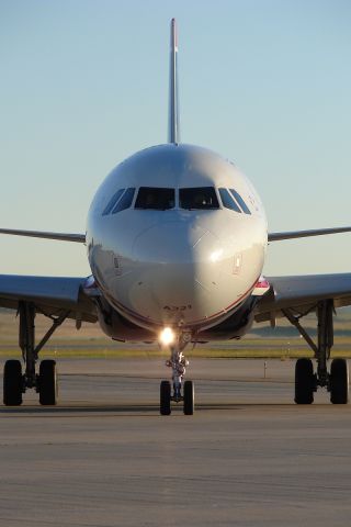 Airbus A321 (N563UW)