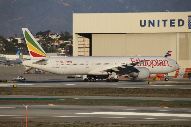 BOEING 777-300ER (ET-ASL)