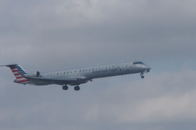 Canadair Regional Jet CRJ-200 (N957LR)