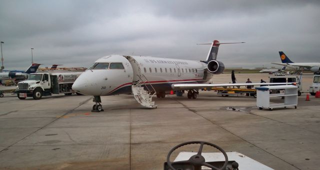 Canadair Regional Jet CRJ-200 (N202PS) - US Airways Express CRJ-200ER N202PS at CLT on Oct 5, 2009.