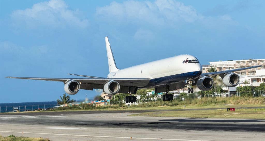 McDonnell Douglas DC-8-70 (OB2158P)