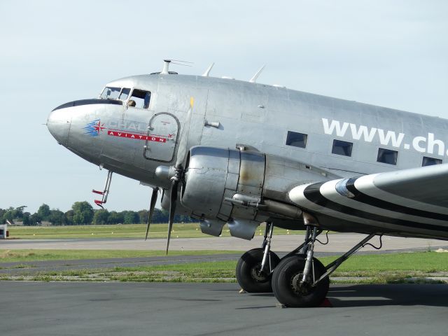 Douglas DC-3 (F-AZOX)