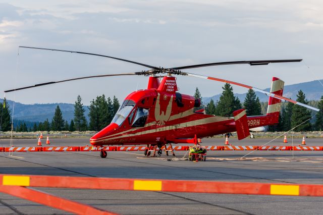 KAMAN K-Max (N699RH) - Kaman K-MAX, owned by Rainier Heli-Lift, resting at Truckee during the 2021 Tamarack Fire in Alpine Co. (19 July, 2021)