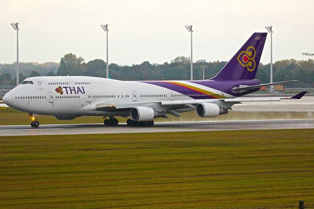 Boeing 747-400 (HS-TGP)