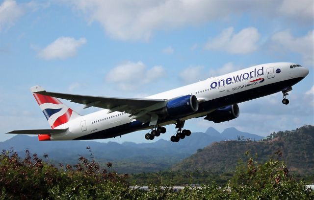 Boeing 777-200 (G-YMMF)