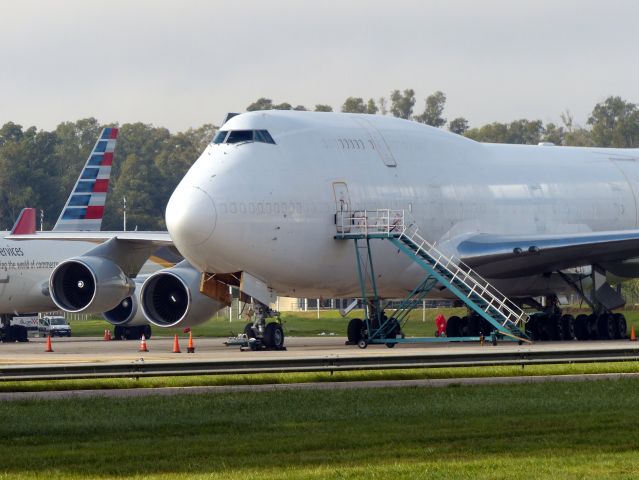 Boeing 747-400 (OM-ACB)