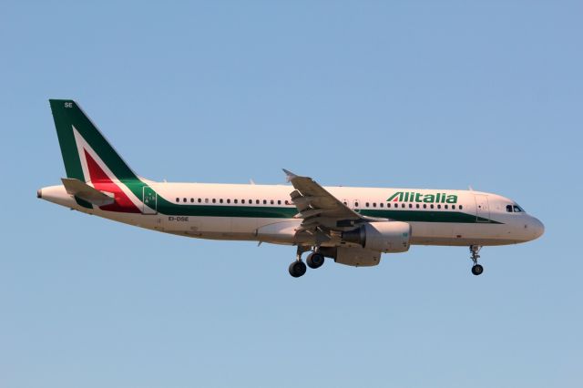Airbus A320 (EI-DSE) - 18 sept 2015