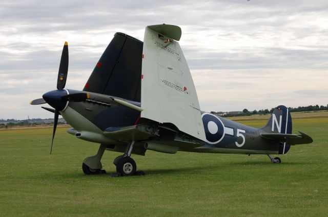 SUPERMARINE Spitfire (G-BUAR) - Supermarine Seafire LF.IIIc PP972 à Duxford en 2017