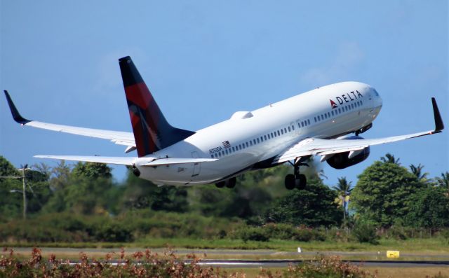 Boeing 737-800 (N392DA)