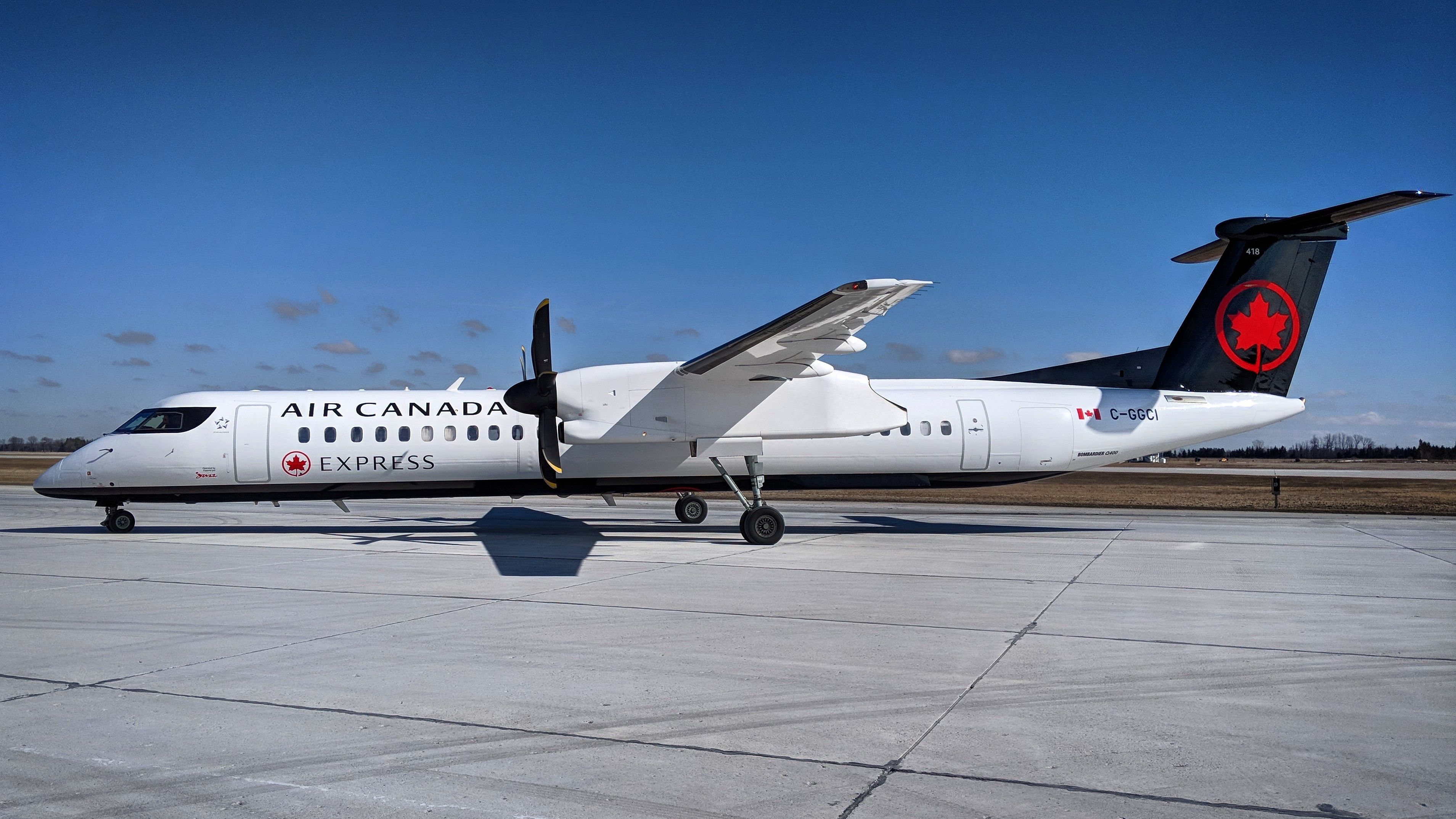 de Havilland Dash 8-400 (C-GGCI)