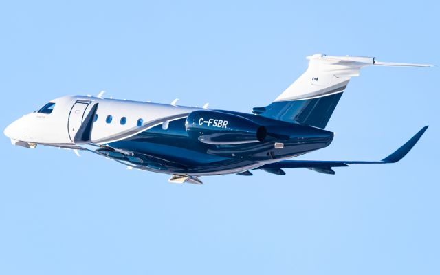 Embraer Legacy 450 (C-FSBR)