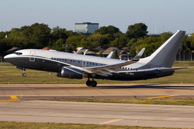 Boeing 737-700 (VP-BBW)