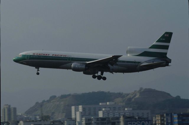 Lockheed L-1011 TriStar (VR-HHY) - Short Final at Kai-Tak Intl Airport Rwy13 on 1991/12/14