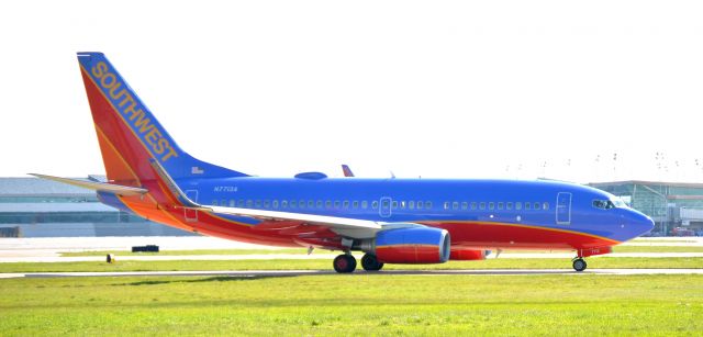 Boeing 737-700 (N7713A)