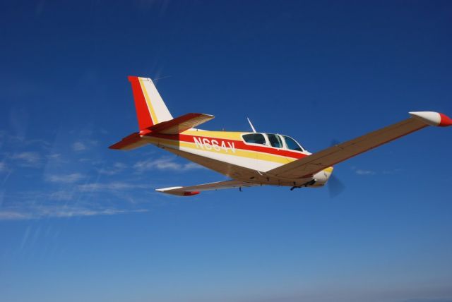 Beechcraft Bonanza (33) (N664V)