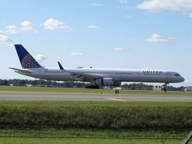 BOEING 757-300 (N74856)