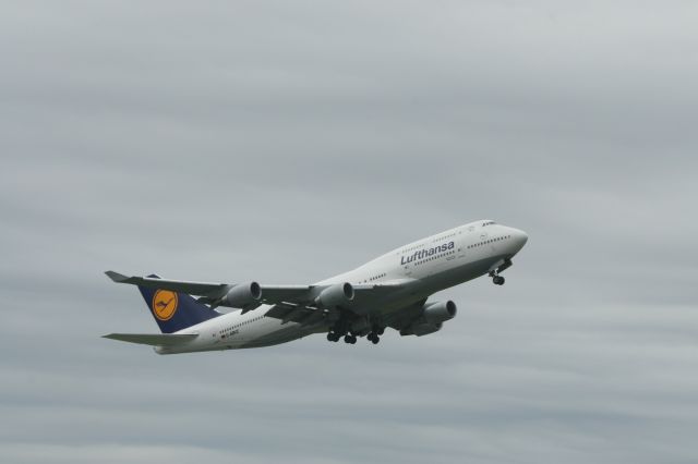 Boeing 747-400 (D-ABVZ)