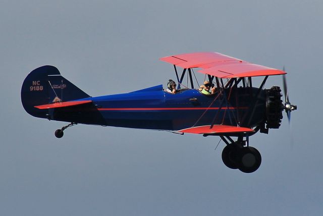 TRAVEL AIR 4000 (N9188) - Flying past the Vista House on top of Crown Point in Multnomah County, Oregon. 15 August 2019.