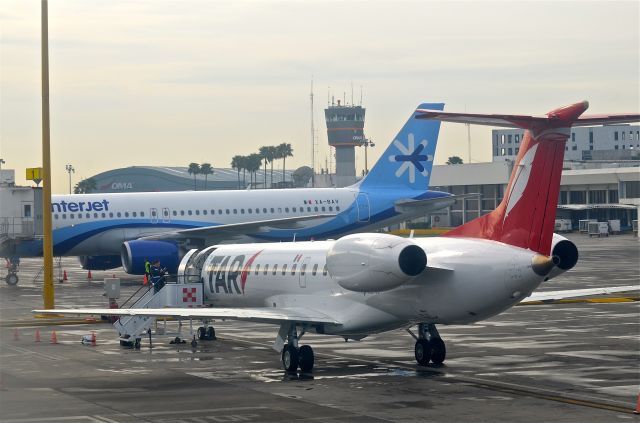 — — - Monterrey International Airport, México