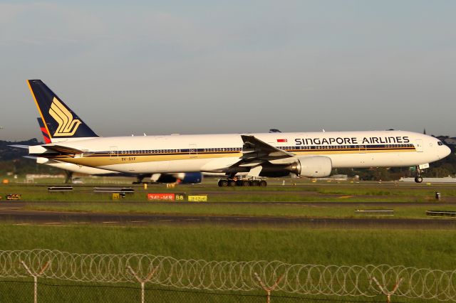 BOEING 777-300 (9V-SYF)