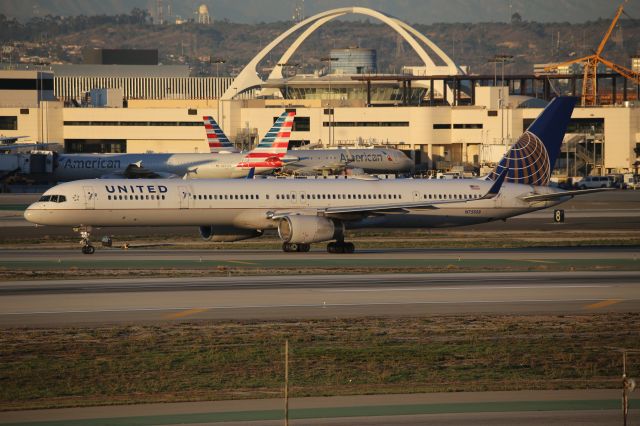 BOEING 757-300 (N75858)