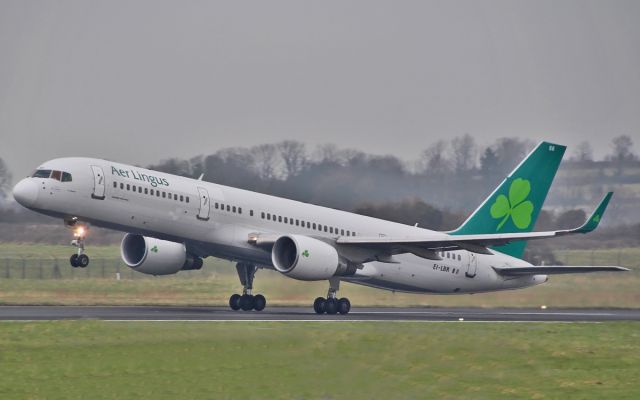 EI-LBR — - aer lingus 757 ei-lbr dep shannon for boston 13/3/14.