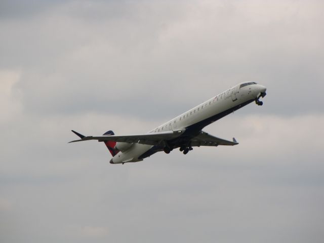 Canadair Regional Jet CRJ-900 (N918XJ)