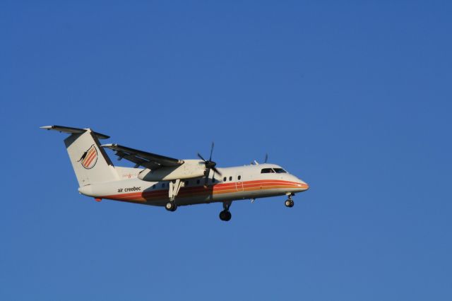 de Havilland Dash 8-100 (C-GJOP)