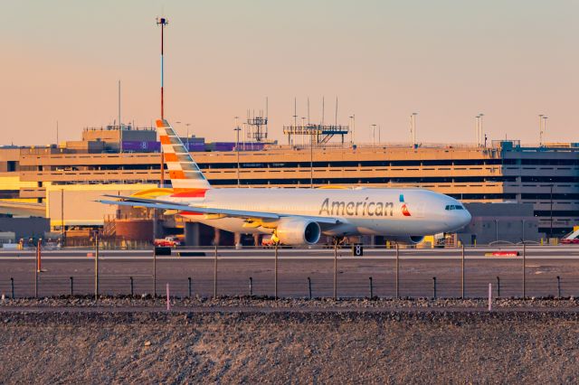 Boeing 777-200 (N755AN) - American Airlines 777-200 taxiing at PHX on 12/18/22. Taken with a Canon R7 and Tamron 70-200 G2 lens.