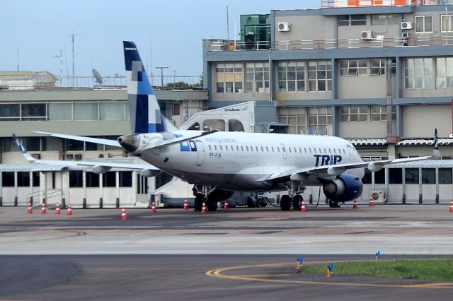 Embraer ERJ-190 (PP-PJN)