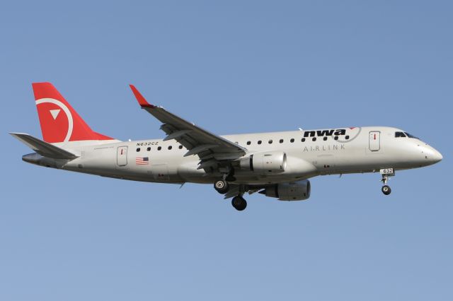 Embraer 175 (N632CZ) - June 5, 2009 - arrived Toronto 