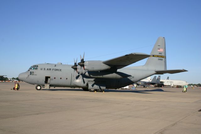 Lockheed C-130 Hercules —