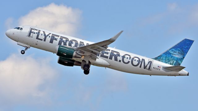 Airbus A320 (N220FR) - Frontier Airlines Airbus A320 (N220FR) departs KCLT Rwy 36R on 06/01/2019 at 2:52 pm