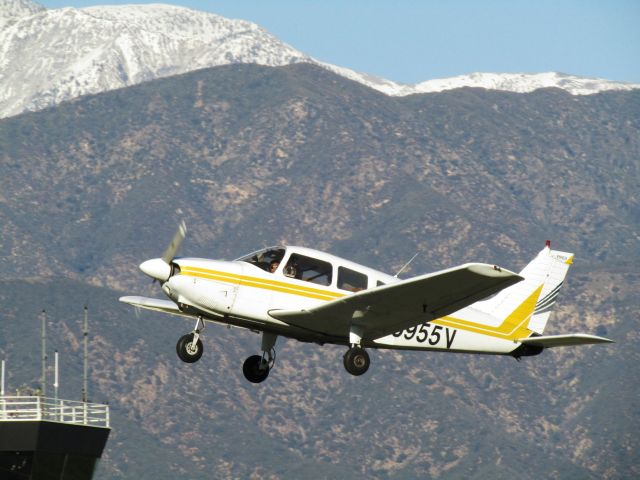 Piper Cherokee (N5955V) - Taking off RWY 26L