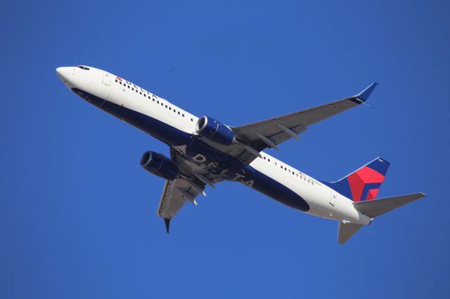 Boeing 737-900 (N922DZ)