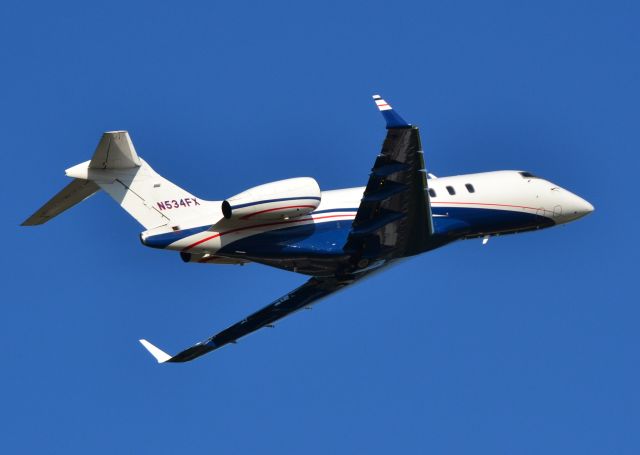 Bombardier Challenger 300 (N534FX) - EMERY ROBERT L TRUSTEE at KCLT - 5/24/16