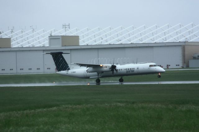 de Havilland Dash 8-100 (C-GKQC)