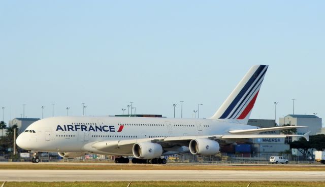 Airbus A380-800 (F-HPJJ) - Taxiing"For the departure to Paris,Charles de Gaulle(LFPG)