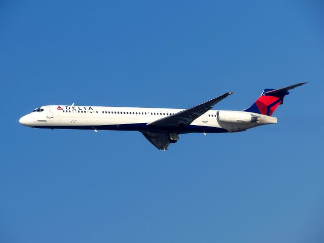 McDonnell Douglas MD-88 (N926DL)