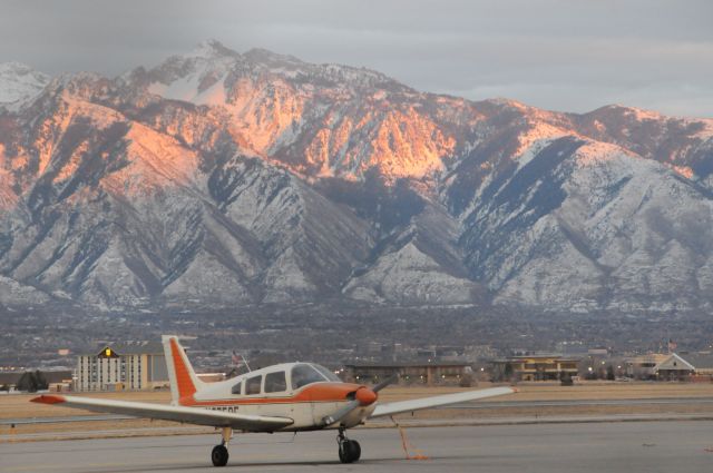 Piper Cherokee (N8750E)