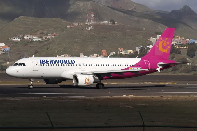 Airbus A320 (EC-KEN)