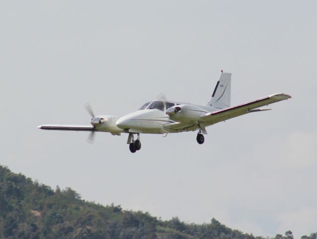 Piper Seneca (N39605)