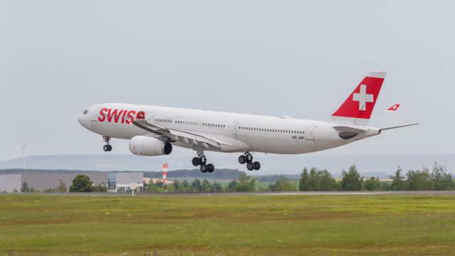 Airbus A330-300 (HB-JHF)