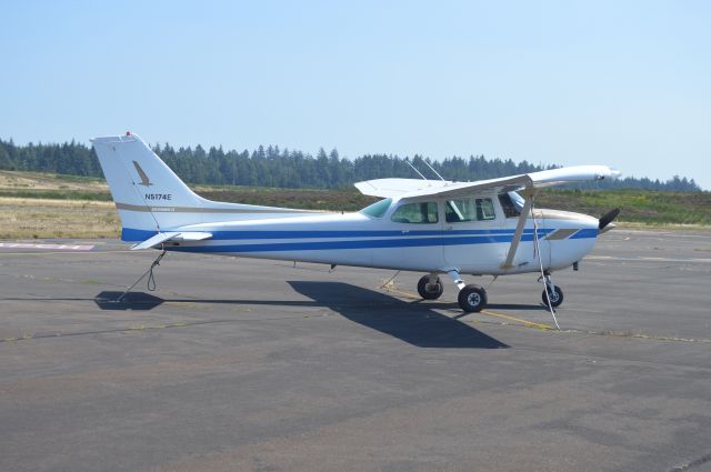 Cessna Skyhawk (N5174E)