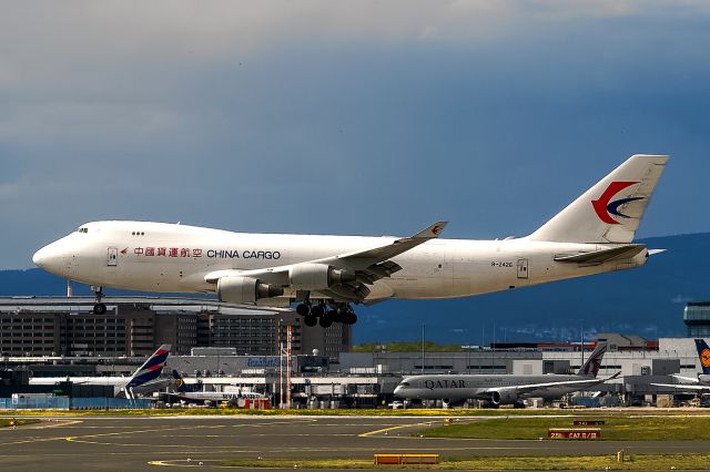 Boeing 747-400 (B-2426)