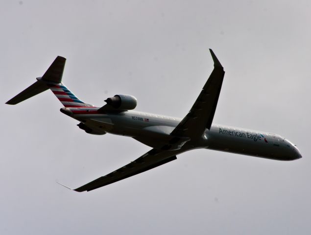 Canadair Regional Jet CRJ-900 (N574NN)