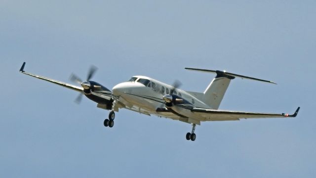 Beechcraft Super King Air 200 (N886TX)